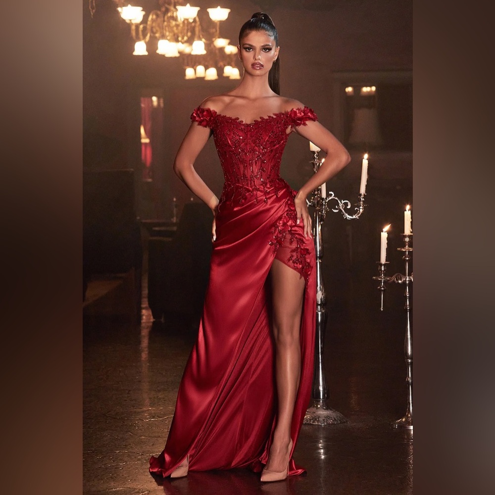 Elegant Scarlet Off-Shoulder Prom Dress